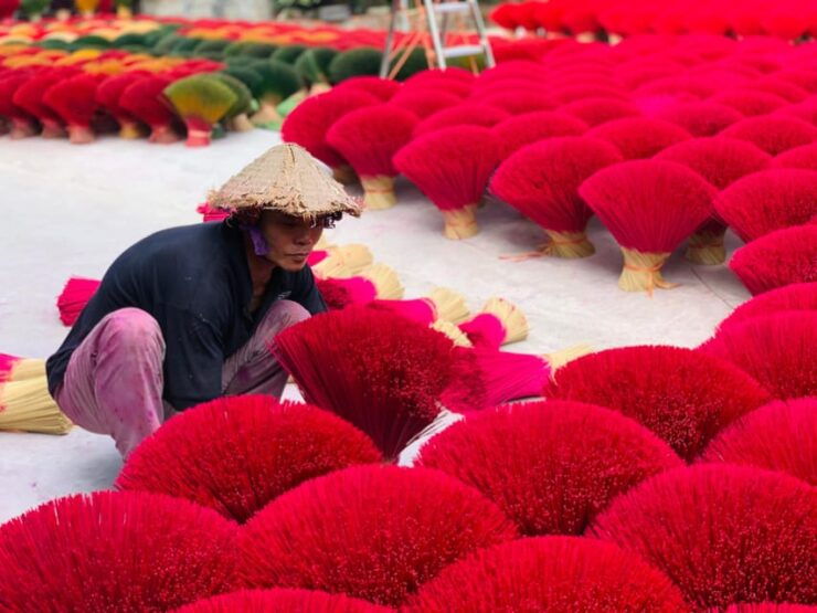 Half Day Trip to Incense & Hat Villages With Train Street - Itinerary Details
