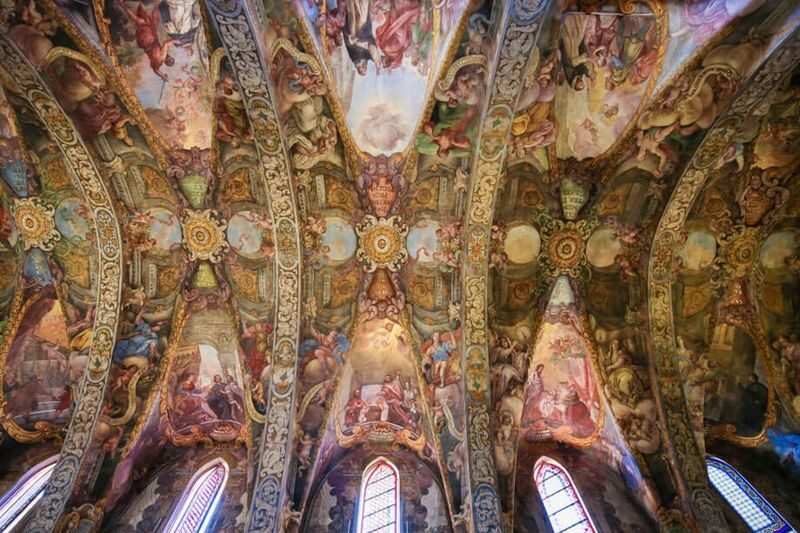 Half-Day Valencia Architecture & Culture Experience - San Nicolas Church and the cathedral