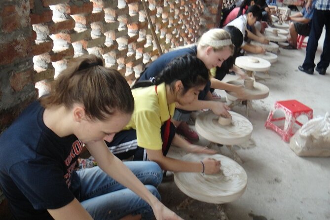 Half Day Visit Bat Trang and Le Mat Traditional Village - Sampling Local Delicacies in Le Mat Village