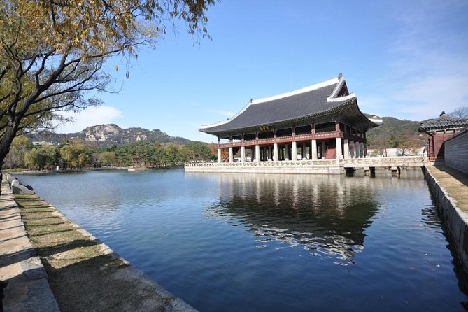 Half-Day Walking Tour of Gyeongbokgung Palace and Tongin Local Market - Tour Overview