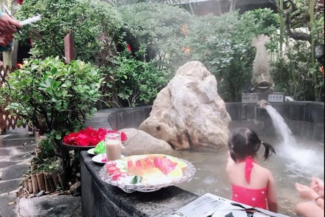 Half Day Xian Luxury Tour: Hot Spring & Local Banquet Themed With Qin Culture - Culinary Delights