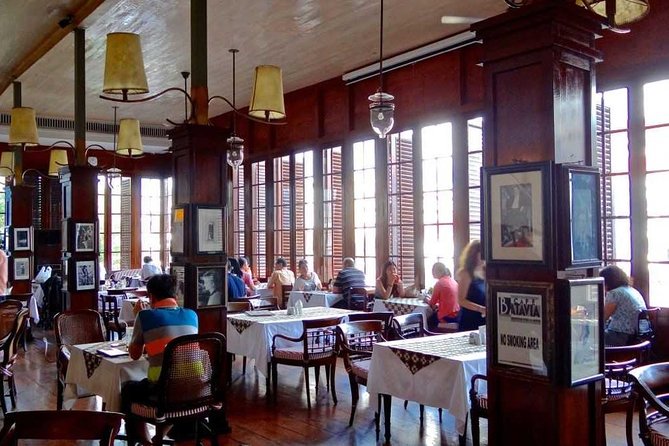 HALFDAY Evening in Batavia With Dinner at Cafe Batavia & Souvenir - Overview of Batavia Evening Experience