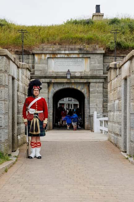 Halifax: Peggy's Cove, Citadel and Titanic Cemetery Tour - Who Will Love This Tour?