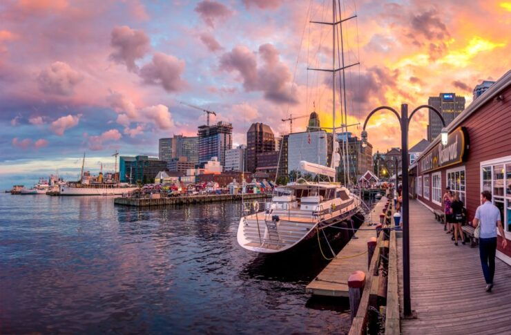 Halifax: Peggy's Cove Small Group Night Tour With Dinner - Tour Highlights
