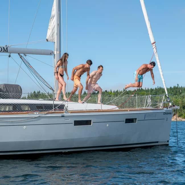 Halifax: Summer Breeze Sailing Tour with Cocktail - A Well-Balanced Coastal Adventure