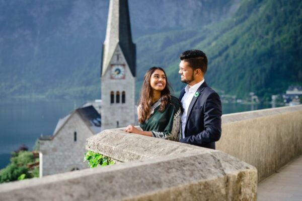 Hallstatt: 2-Hour Guided Walking Tour With Photographer - Exploring the Historic Center