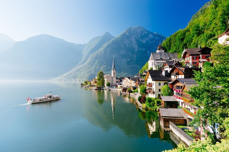 Hallstatt Day Tour from Vienna with Audio Guide - A guided first look at Hallstatt