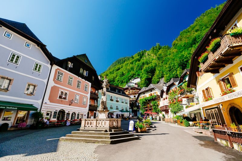 Hallstatt Day Tour from Vienna with Audio Guide - Free time for lanes, lake views, and lunch