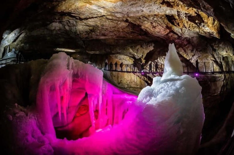 Hallstatt & Ice Cave & 5 fingers Private Trip From Salzburg - Dachstein Giant Ice Cave: Frozen Wonderlands