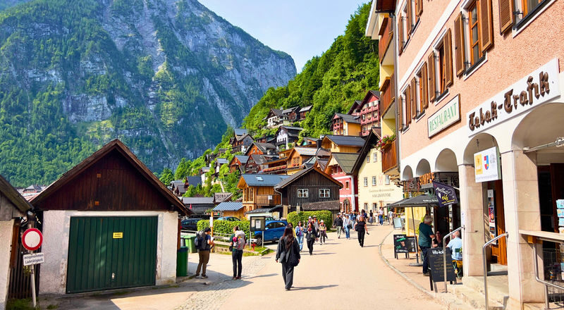 Hallstatt, Salzburg & Melk Abbey Tour with Hotel Pickup - Should you book this Vienna day trip?