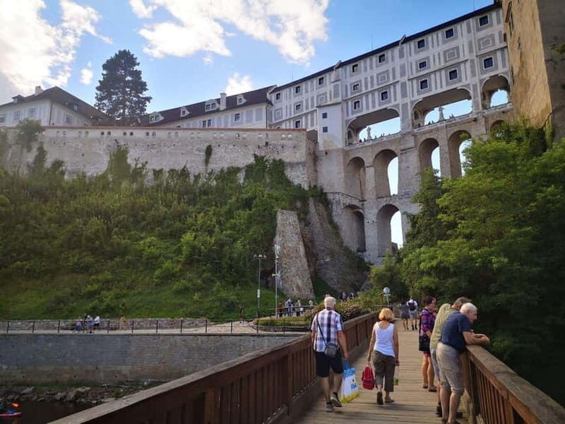 Hallstatt: Transfer to Prague via Cesky Krumlov with Tour - Good To Know