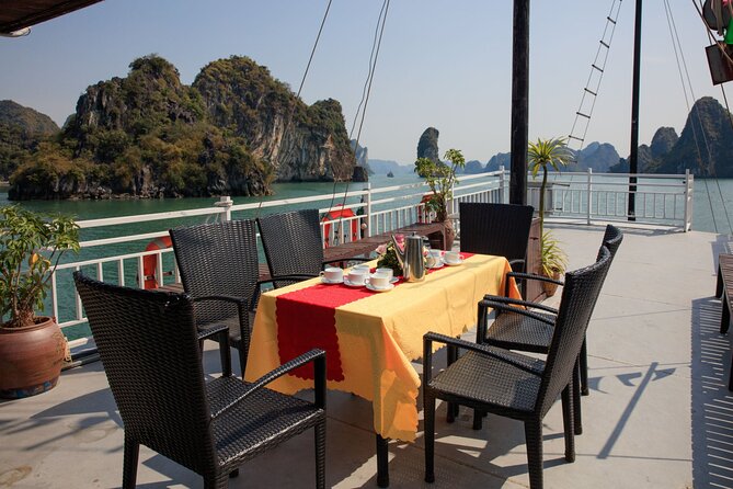 Halong 6 Hours Boat Tour With Cave, Kayak, Lunch, Transfer High-Way From Hanoi - Reviews of the Tour