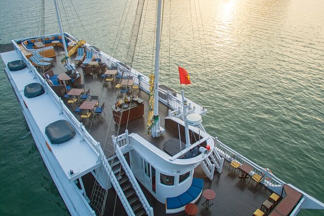 Halong Bay 3-Day Cruise: Pearl Farm, Floating Village, Kayak  - Tuan Chau Island - Explore Sung Sot Cave