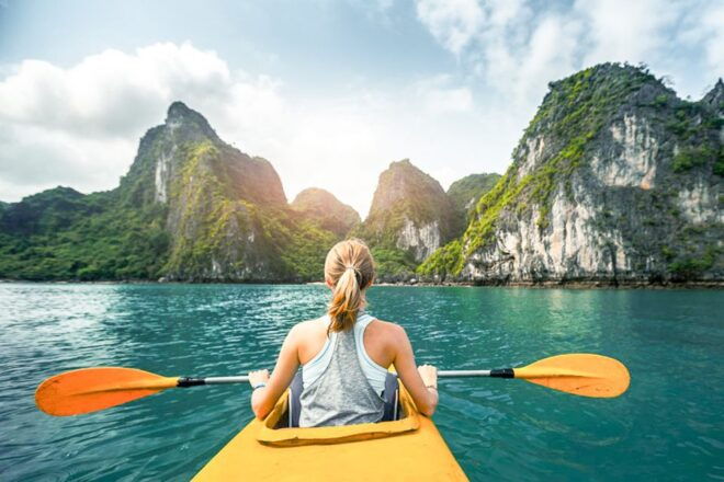 Halong Bay Cruise: 3 Days 2 Nights With Rosa Cruise 3 Star - Day 3: Dark and Bright Cave Visit