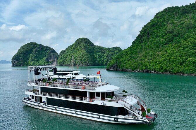 Halong Bay Cruise with Jacuzzi Lunch and Limousine - An In-Depth Look at the Tour Experience