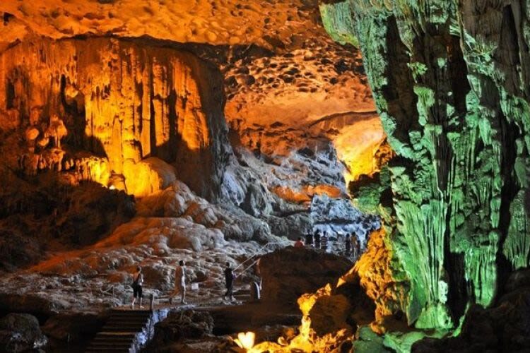 Halong Bay Day Tour (Japanese) | 6-Hour Cruise, Ti Top Island, Kayak Experience - The Hanoi ride: useful context and a long day