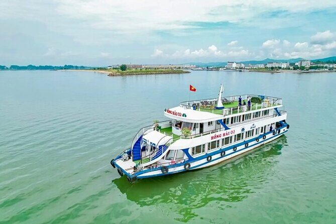 Halong Bay Deluxe Cruise with Lunch, Kayaking & Cave Tour - Who Is This Tour Best For?