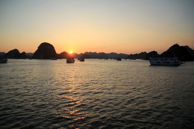 Halong Bay Full Day Trip From Hanoi: Visiting Thien Cung, Dau Go Cave & Kayaking - What To Expect