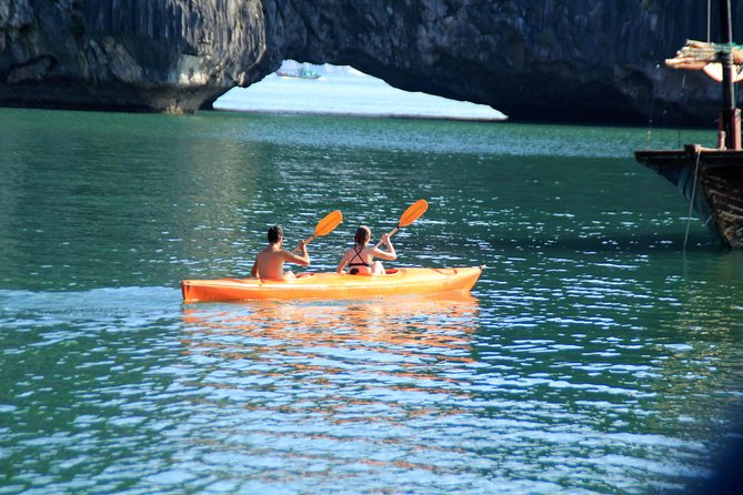 Halong Bay Full Day Trip From Hanoi: Visiting Thien Cung, Dau Go Cave & Kayaking - Kissing Chicken Rock and Dinh Huong Islet