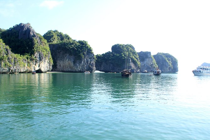Halong Bay Full Day Trip From Hanoi: Visiting Thien Cung, Dau Go Cave & Kayaking - Ba Hang Fishing Village and Lunch Aboard the Boat