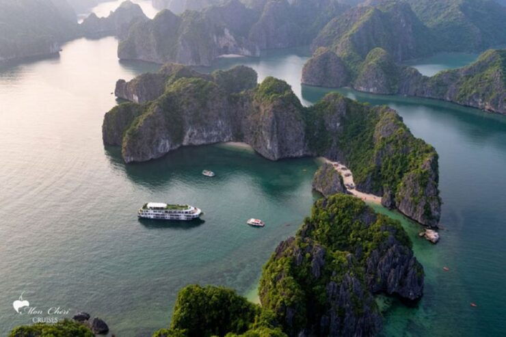 Halong Bay & Lan Ha Bay 5 Star Cruise: 3 Days From Hanoi - Overview of Halong Bay and Lan Ha Bay