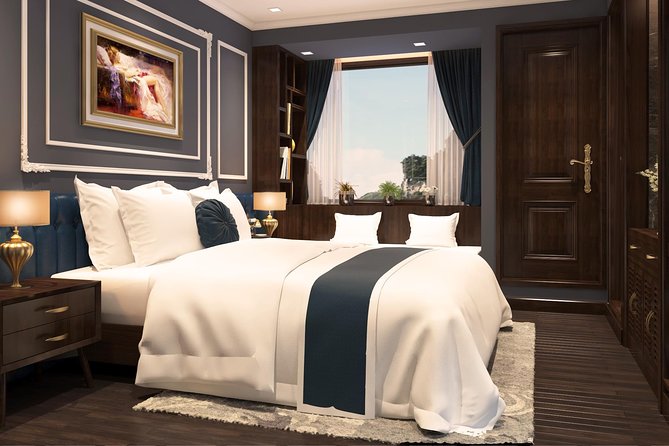 Halong Bay - Le Theatre Cruise 5 Star for 2Days/1Night - Gourmet Dining