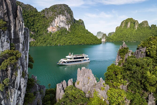 Halong Bay Luxur Cruise Day Trip: Buffet Lunch & Limousine Bus - Meeting and Pickup Points