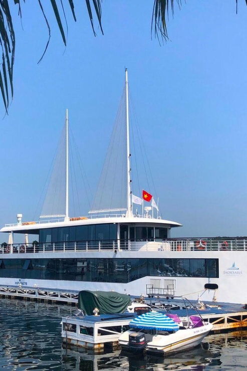 Halong Bay Luxury 5*Cruise/Kayaking, Buffet Lunch, Limousine - Included Services