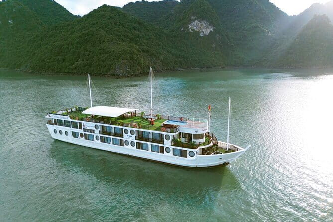 HALONG BAY LUXURY IRIS CRUISE DAY TRIP-BEST SELLER: Kayak, Music - FAQ