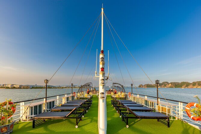 Halong Heritage Luxury Day Cruise 6 Hours on Bay from Harbor - Dining and Amenities