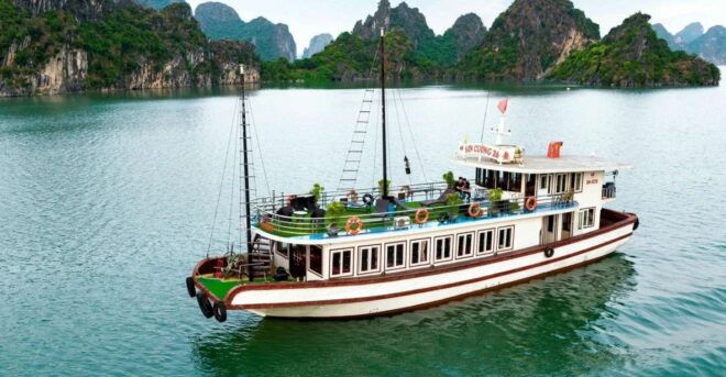 Halong Highlights Cruise 1 Day With Kayaking & Lunch - Delicious Vietnamese Lunch and Remarkable Caves