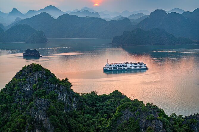 Halong & Lan Ha Bay Indochine Cruise  Luxury 2D1N with Balcony - Who Will Love This Cruise?