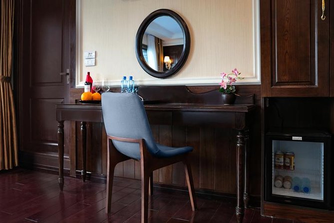 Halong - Lanha Bay 2 Nights on the 1st Deck With La Pandora Cruises - Common Questions