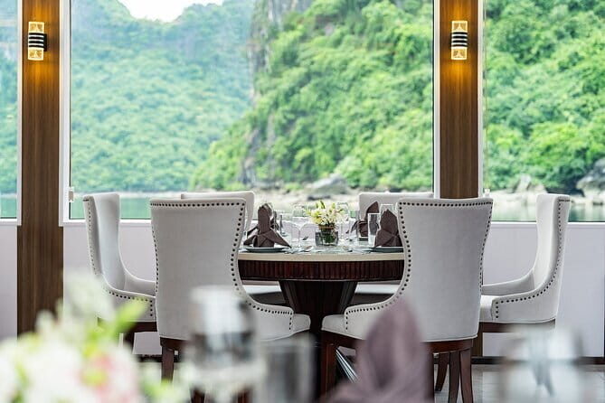 Halong Luxury Day Cruise: Buffet, Sunset Party & Jacuzzi - An In-Depth Look at the Itinerary