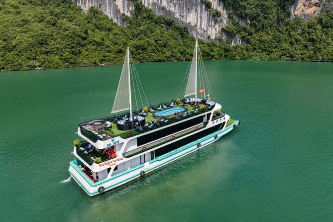 Halong Luxury Day Cruise: Buffet, Sunset Party & Jacuzzi - Who Is This Tour Perfect For?