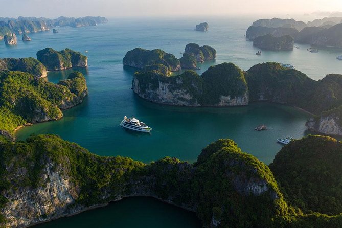 Halong Stellar of the Seas 5star Cruise 2 Nights Experiences on Bay - Professional and Friendly Staff