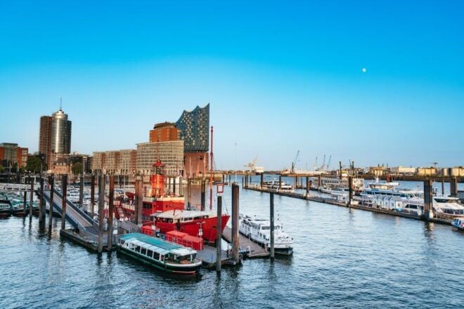 Hamburg: 1.5-Hour Evening Harbor and Speicherstadt Cruise - Full Description