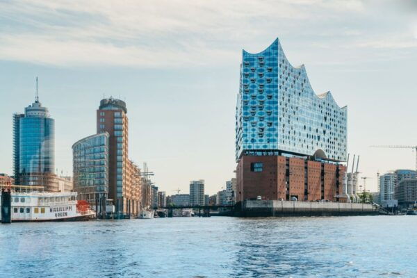 Hamburg: 1.5-Hour Harbor and Speicherstadt Day Cruise - Heading Ideas