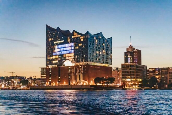 Hamburg: 1.5h Grand Harbor Evening Lights Cruise - Review Summary of the Grand Harbor Evening Lights Cruise