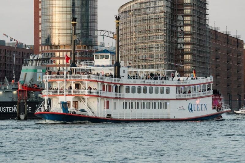 Hamburg: 1 hour harbor boat Tour Hamburg - Who Will Love This Tour?