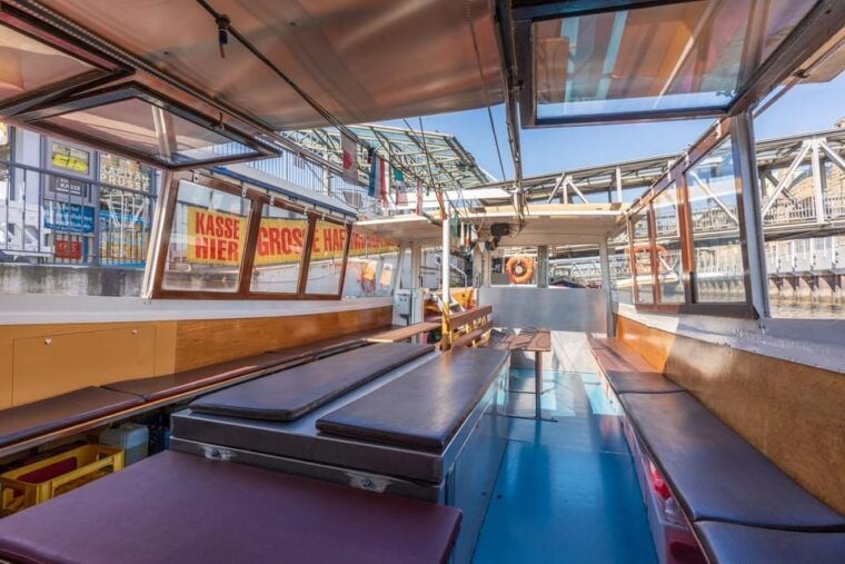 Hamburg: 1 hour harbor boat Tour Hamburg - FAQ