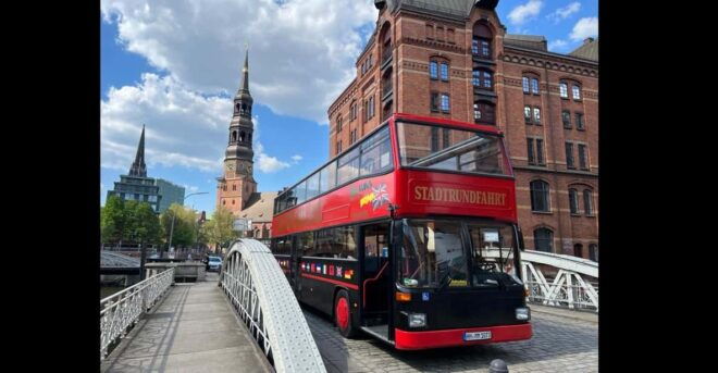 Hamburg: 1-Hour Sightseeing Bus Tour With Live Guide - Tour Features