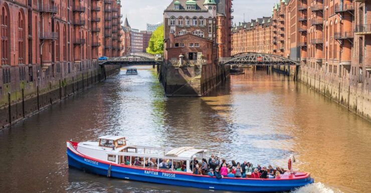 Hamburg: 1h Harbor Boat Tour With Live Commentary - Activity Information