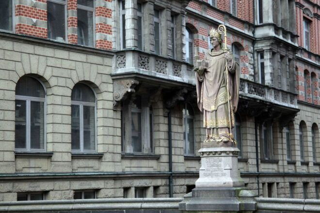 Hamburg: 2.5-Hour Private Historical Walking Tour - Full Description of the Tour