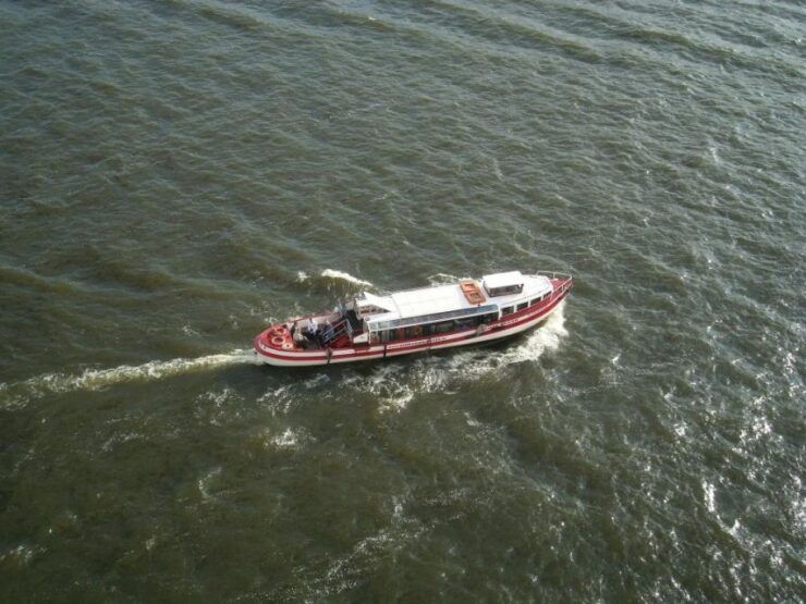 Hamburg: 2-Hour Harbor Cruise - Highlights of the Harbor Cruise Experience