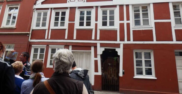 Hamburg: 2-Hour St. Georg Walking Tour - Tour Duration and Guide Information