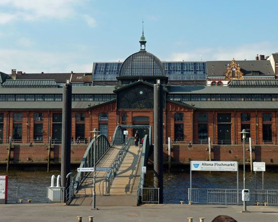 Hamburg: 2-Hour Tour Along the Elbe - Discover Hamburgs History