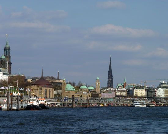 Hamburg: 2-Hour Tour Along the Elbe - Common Questions