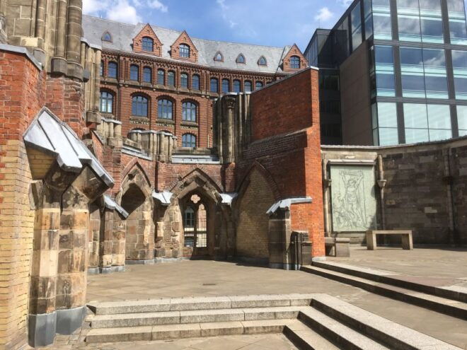 Hamburg: 2-Hour Tour of the Historic Old Town - Underground Bunker System
