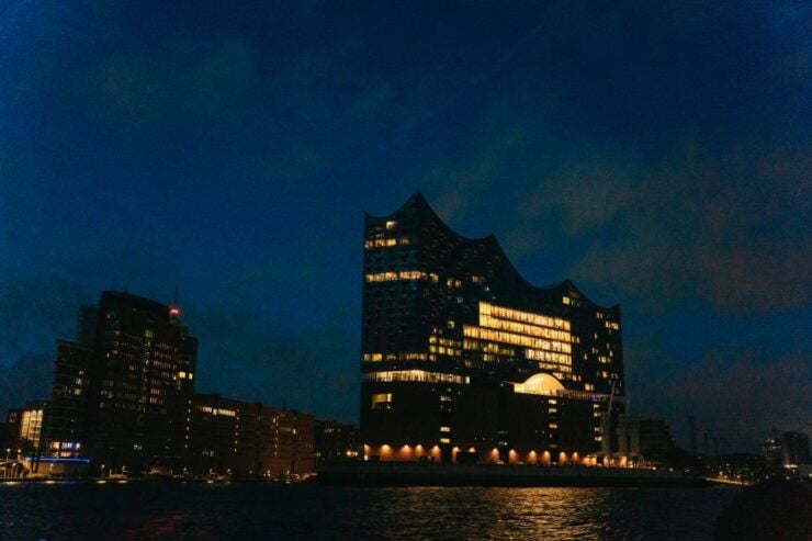Hamburg: 90-Minute Evening Lights Harbor Cruise - Experience Highlights